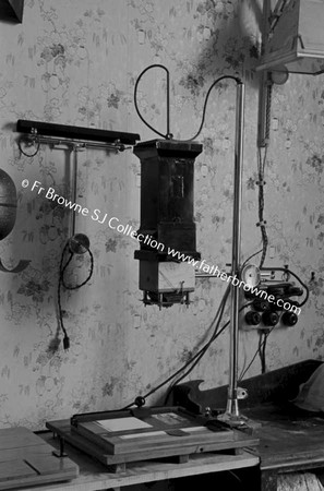 COPY NEGS CHANGING BOX ENLARGING & COPYING APPARATUS in darkroom